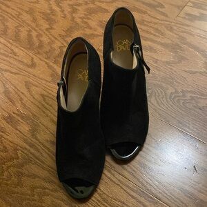 Joan & David Like New Open Toed Zip Suede Heeled Boots, Size 8M, 4”stacked hls